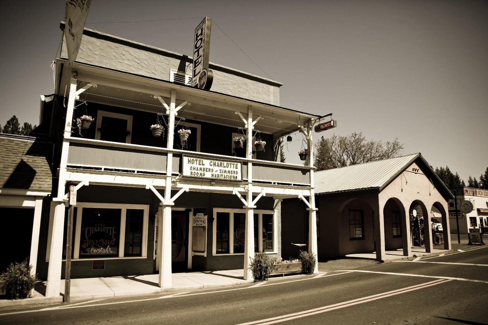 Hotel Charlotte Groveland Exterior photo